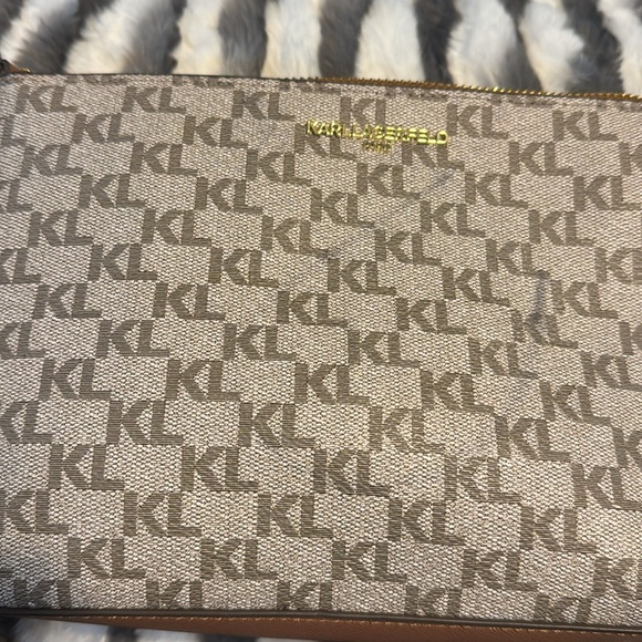 Karl Lagerfeld Paris Used Crossbody Purse With Some Corner Rubbing & Black Mark - Picture 9 of 13